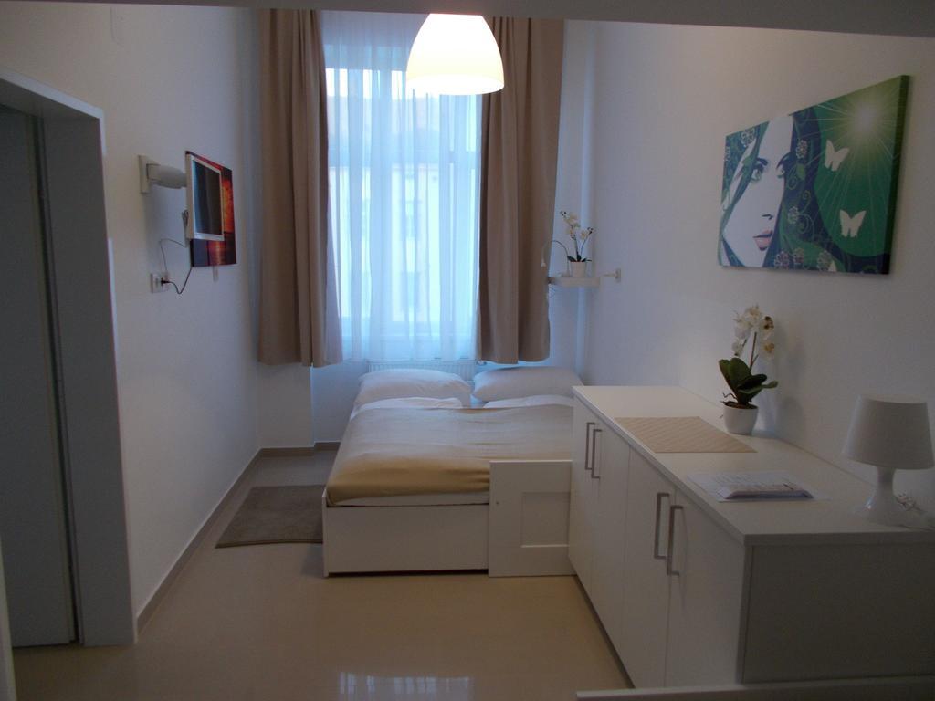 Ch-Vienna City Rooms Room photo
