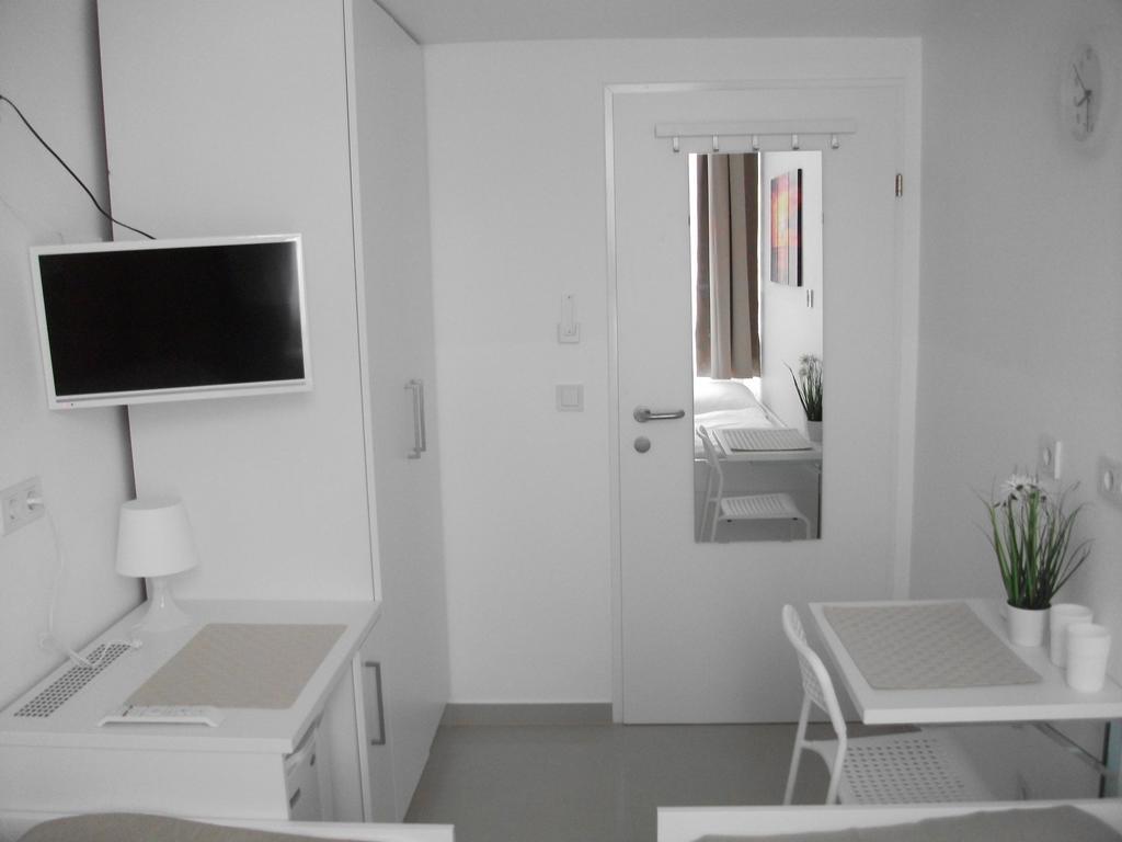 Ch-Vienna City Rooms Room photo